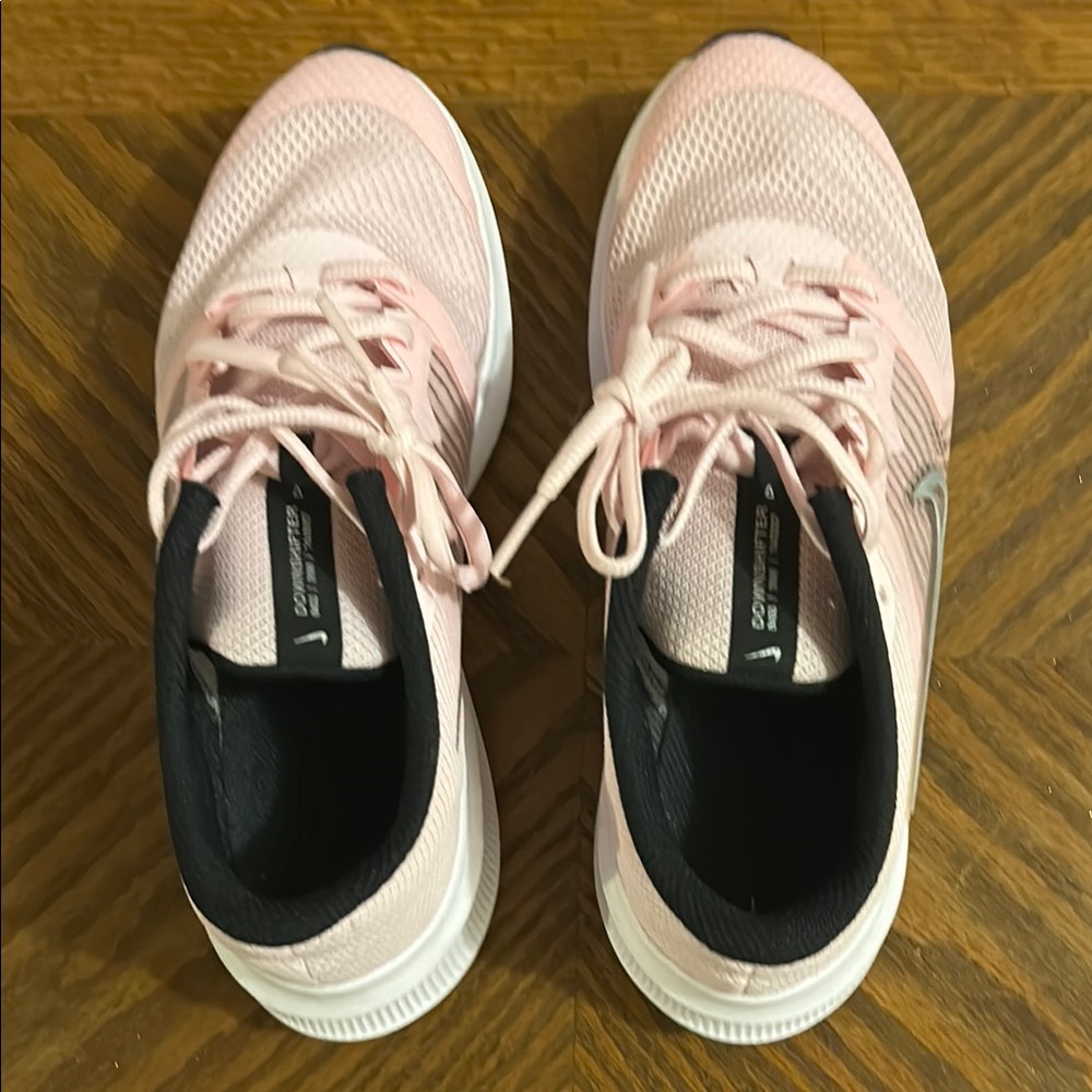 Nike Women's Light Pink Athletic Shoes